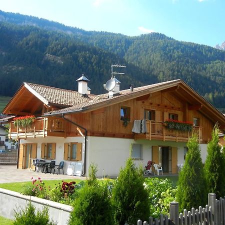 Anna Apartment Pozza di Fassa Dış mekan fotoğraf